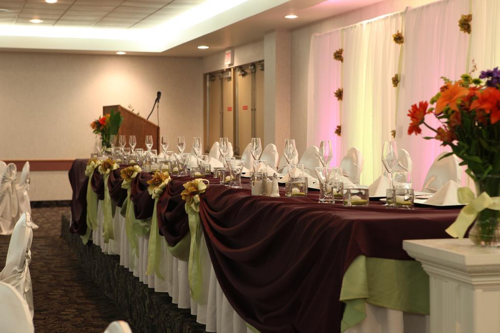 Saint Albert St. Albert Inn & Suites מראה חיצוני תמונה